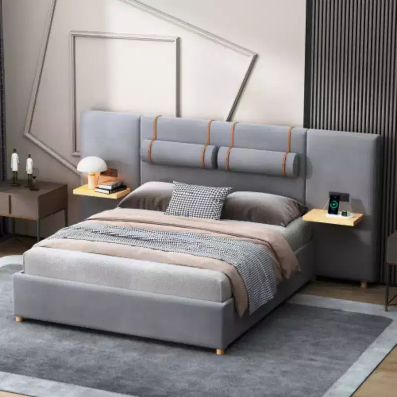 Cama de plataforma tamaño queen tapizada en terciopelo, con tomas de corriente dobles, puertos de carga USB, almohadas de cabecera y estantes de almacenamiento