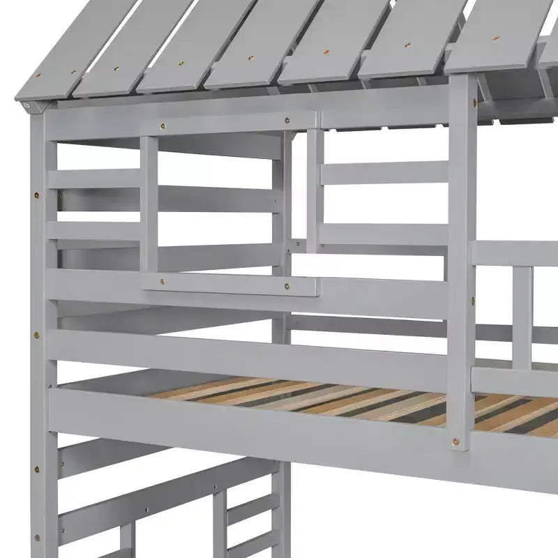 Lit superposé maison pour deux lits jumeaux avec lit gigogne et toboggan, escalier de rangement, toit et fenêtres