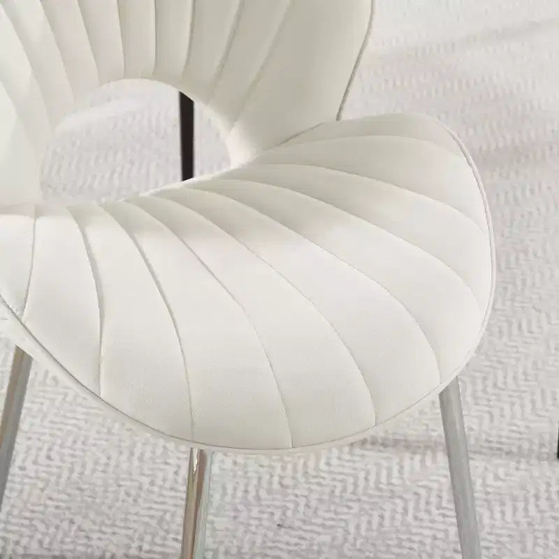 Set aus 2 modernen gepolsterten Esszimmerstühlen mit geschwungener Rückenlehne und Metallbeinen, armlose Esszimmerstühle für Esszimmer oder Küche