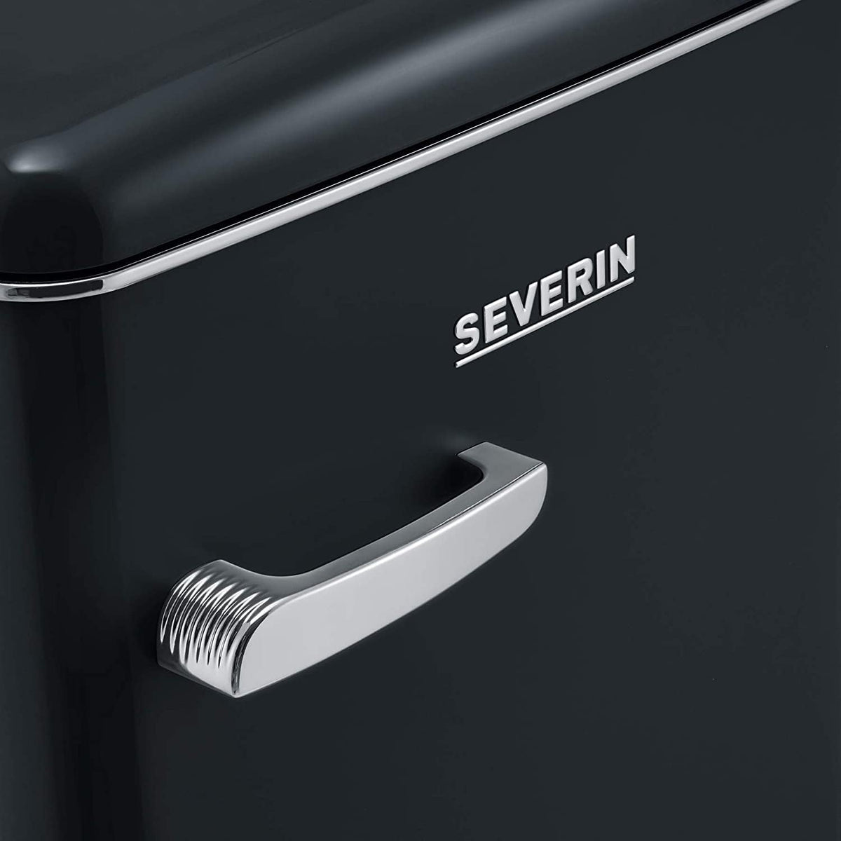 SEVERIN Réfrigérateur Congélateur, Pose libre, Longueur 55 cm, 108L, Classe D, 110 kWh/an, 37 dB, Look rétro, Crème, RKS 8833