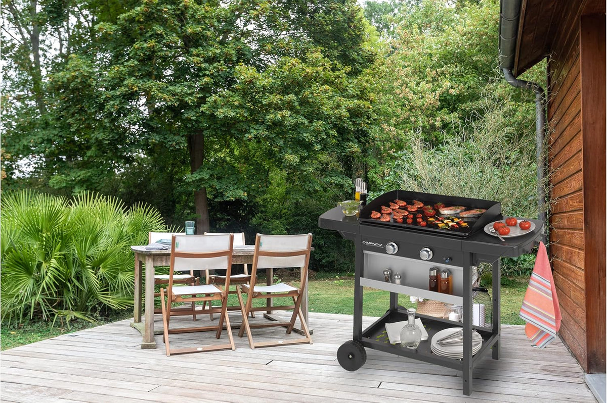 Campingaz Plancha EXB Plus, plancha au gaz sur chariot, grill gastronomique avec plaque en acier émaillé et 2 br?leurs, puissance 7500 W, pour des grillades méditerranéennes, Noir