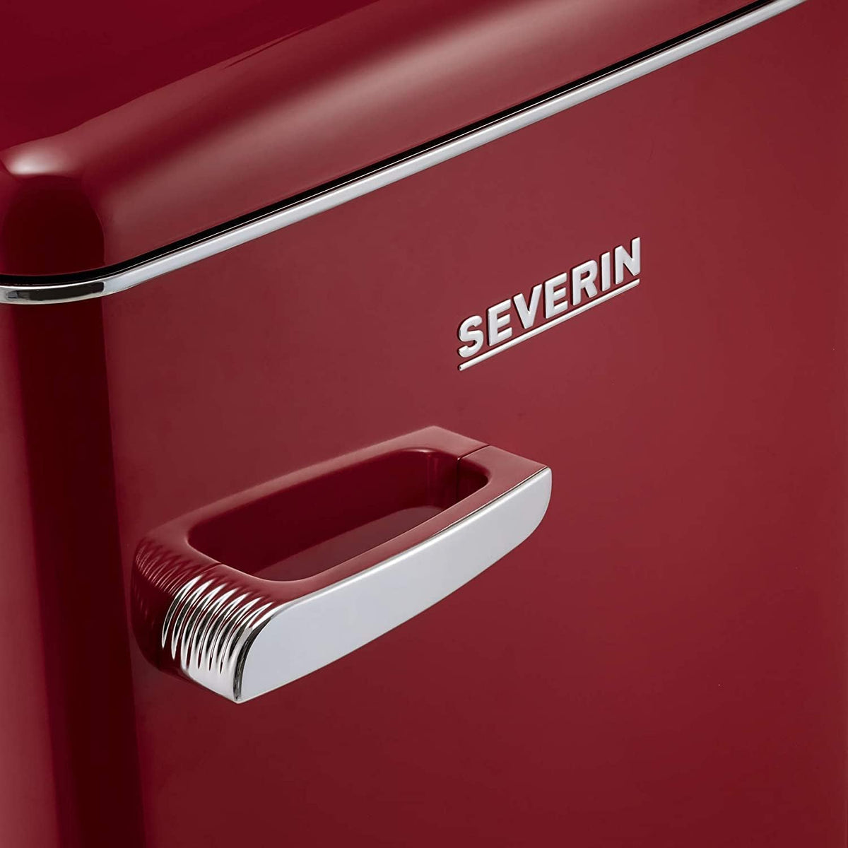 SEVERIN Réfrigérateur Congélateur, Pose libre, Longueur 55 cm, 108L, Classe D, 110 kWh/an, 37 dB, Look rétro, Crème, RKS 8833